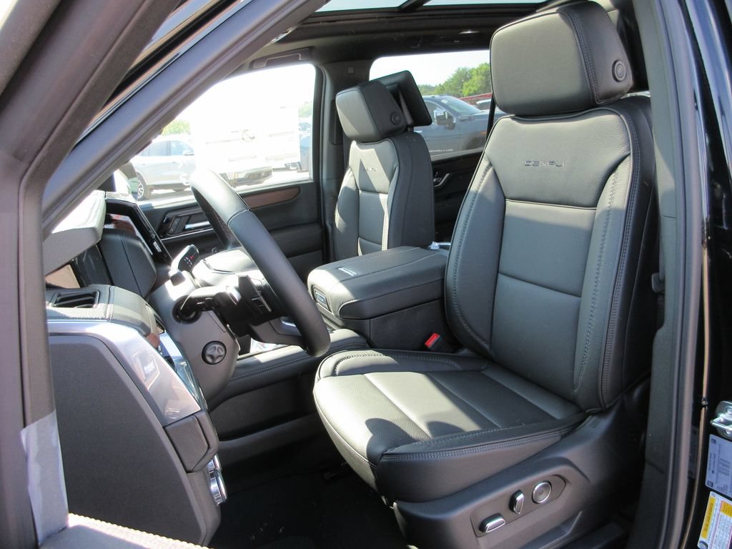 New 2026 GMC Yukon XL Denali w/ Denali Reserve Package AWD/4WD image 12