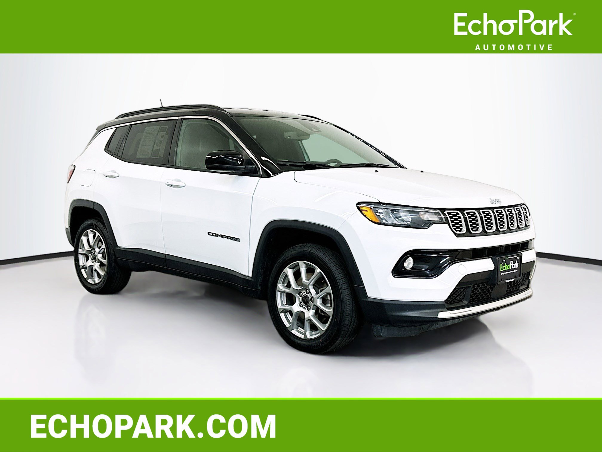 Used 2025 Jeep Compass Limited image 1