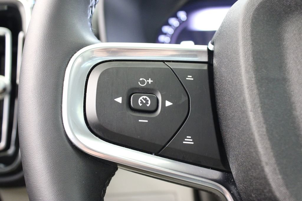 Used 2023 Volvo XC40 B4 Plus w/ Driver Assist Package image 28