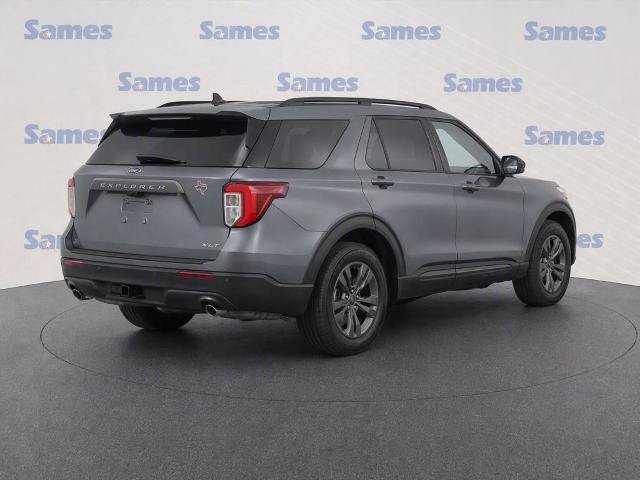 Certified 2023 Ford Explorer XLT w/ Equipment Group 202A RWD image 3