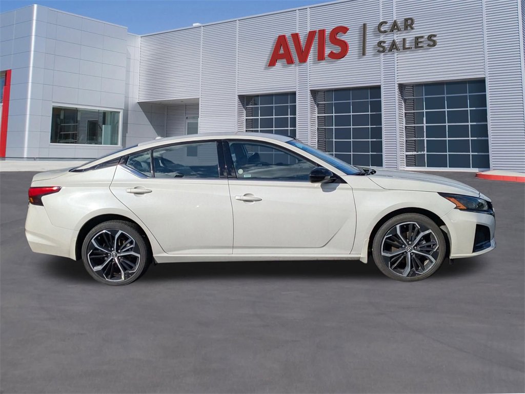 Used 2025 Nissan Altima 2.5 SR image 7