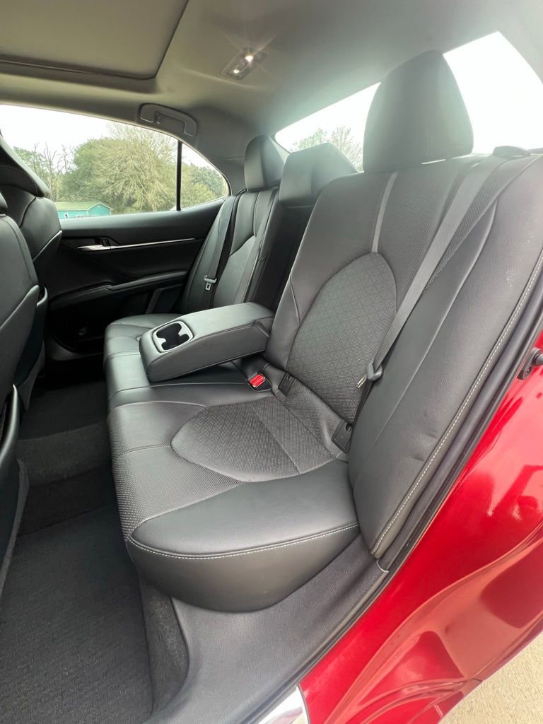 Used 2021 Toyota Camry XSE image 15