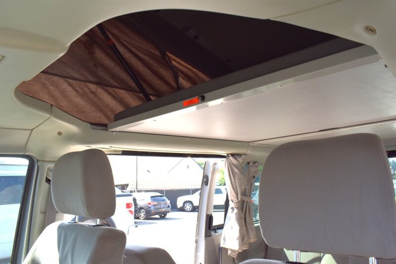 Used 2002 Volkswagen Eurovan MV FWD image 23