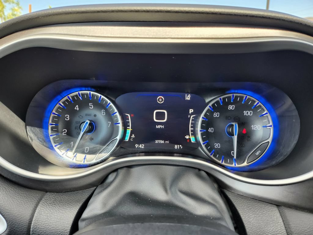 Used 2024 Chrysler Pacifica Touring-L FWD image 21