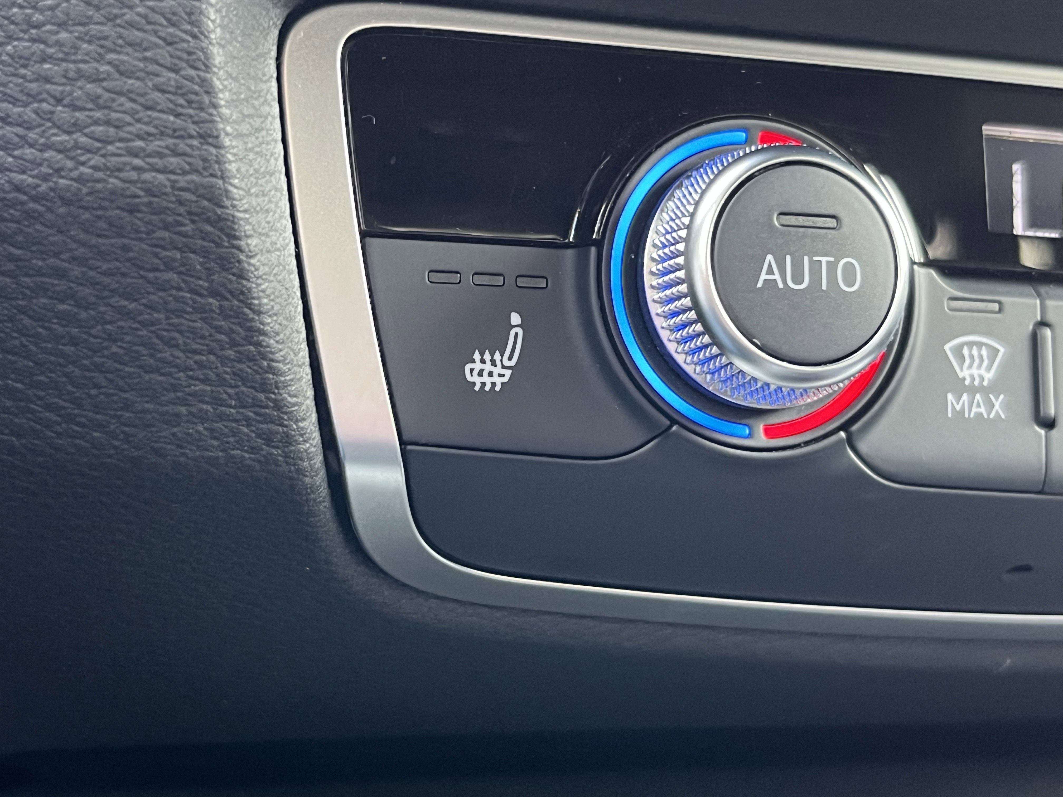 Used 2023 Audi Q3 2.0T Premium image 31