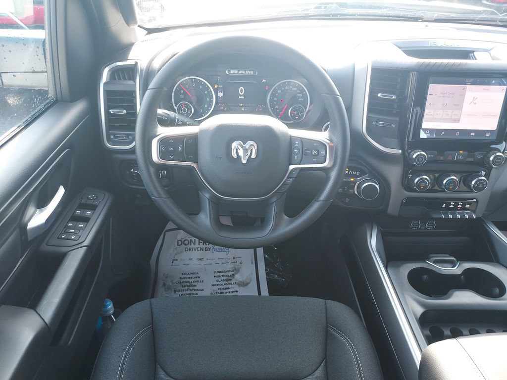 New 2026 RAM 1500 Express AWD/4WD image 16