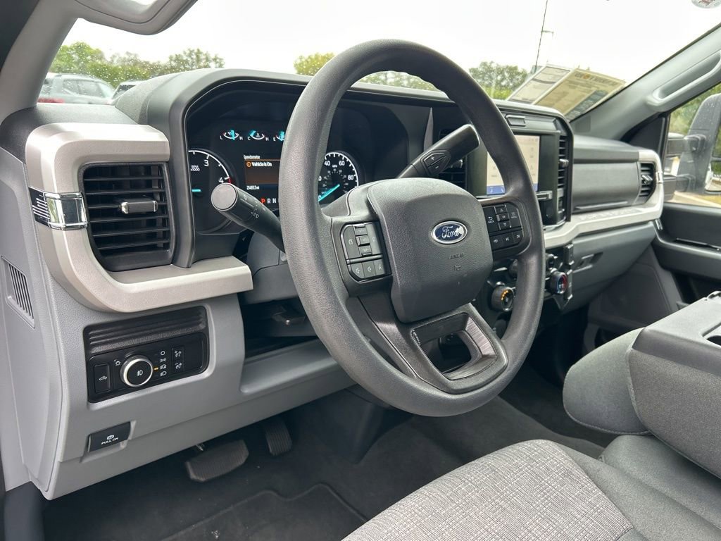 Used 2025 Ford F350 XLT image 21