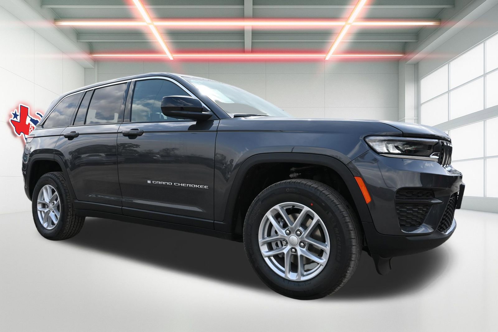 New 2026 Jeep Grand Cherokee Laredo X AWD/4WD image 2