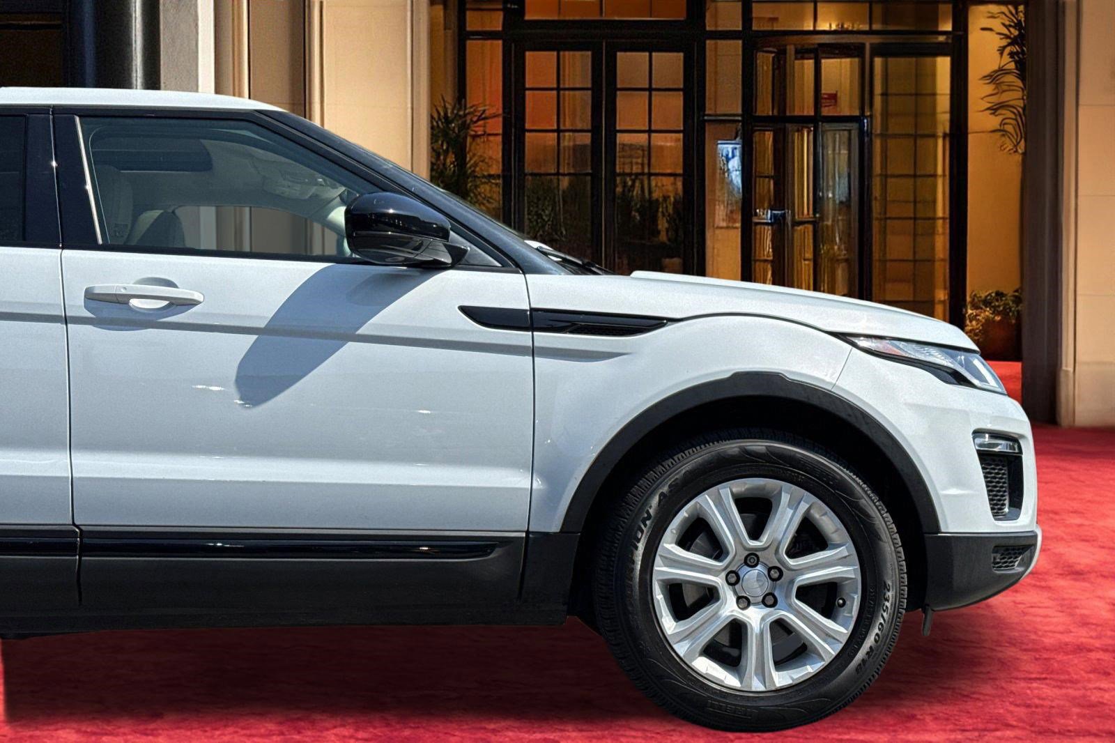 Used 2017 Land Rover Range Rover Evoque SE Premium AWD/4WD image 37