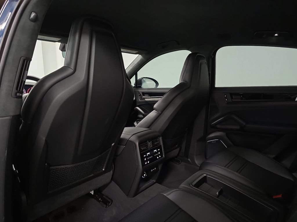 Certified 2026 Porsche Cayenne Turbo GT AWD/4WD image 27