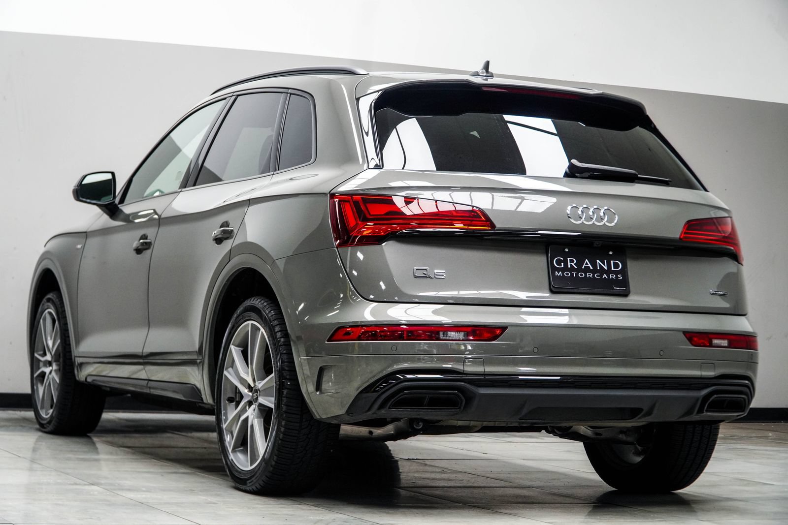 Used 2025 Audi Q5 2.0T Premium AWD/4WD image 12