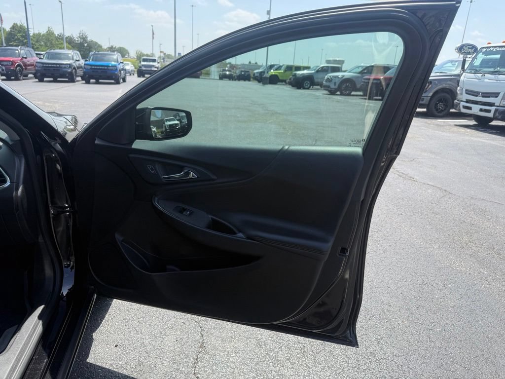Used 2019 Chevrolet Malibu LT w/ Leather Package FWD image 45
