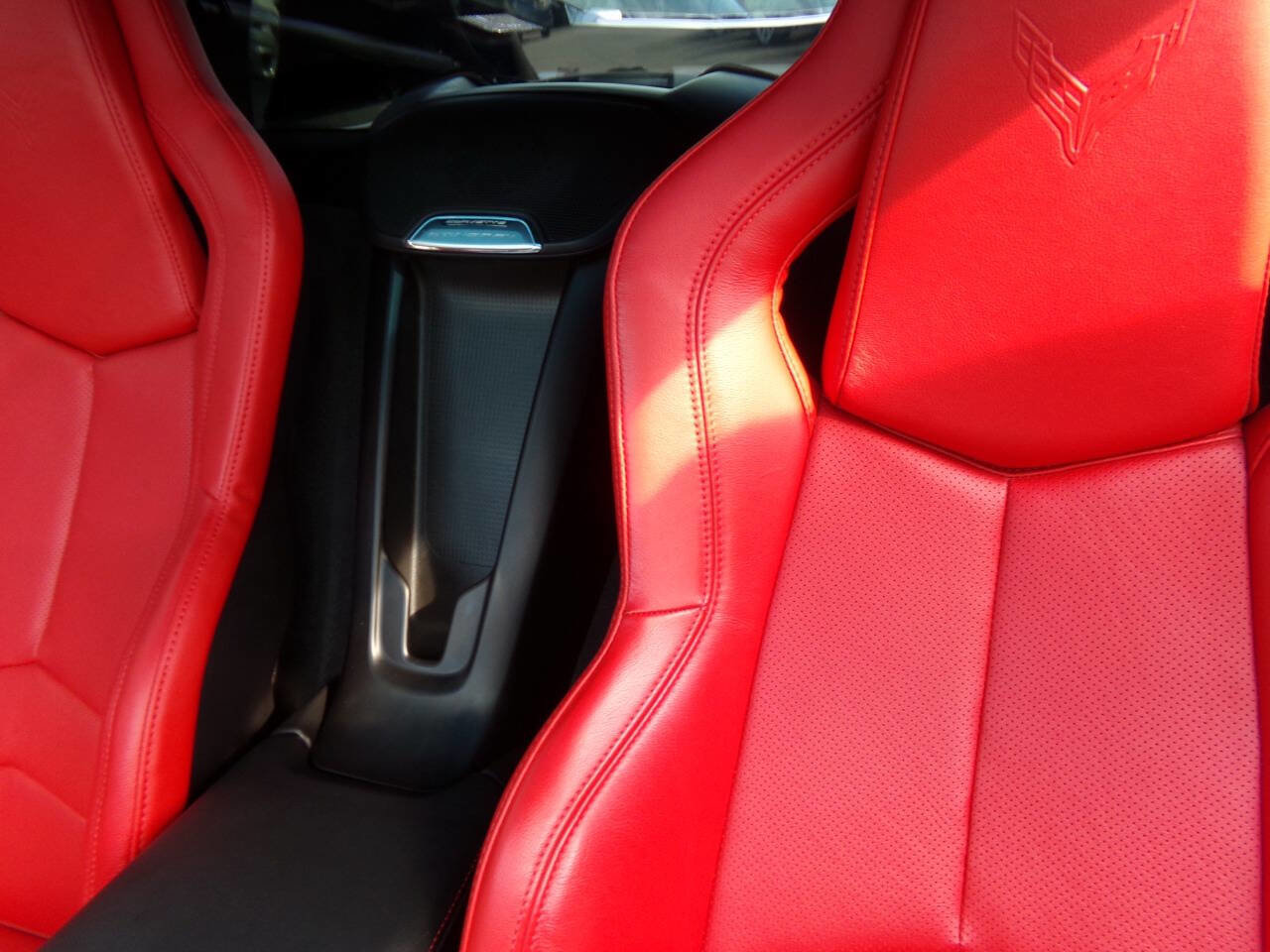 Used 2020 Chevrolet Corvette Stingray Coupe w/ Z51 Performance Package image 12