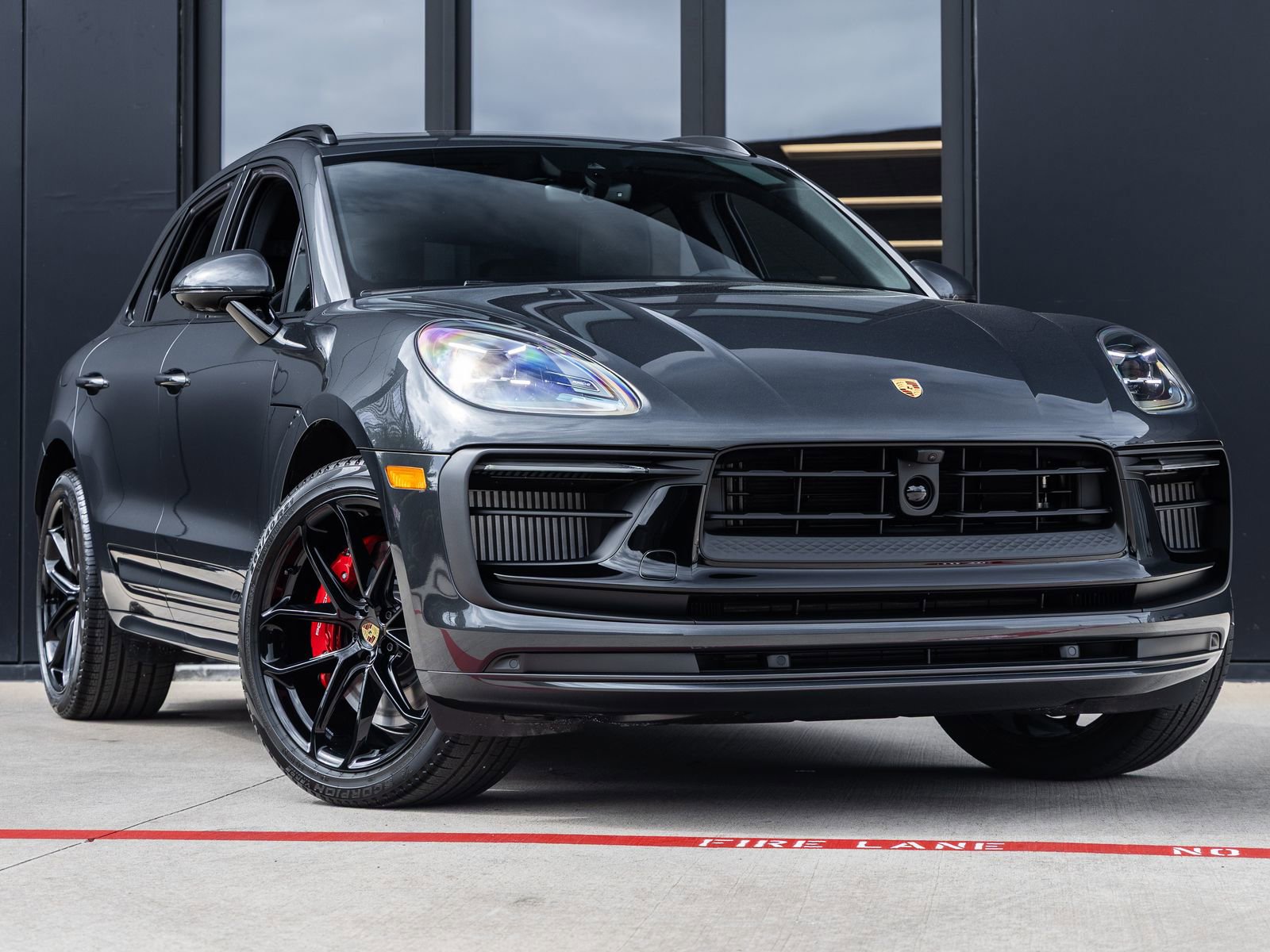 New 2026 Porsche Macan GTS AWD/4WD image 6