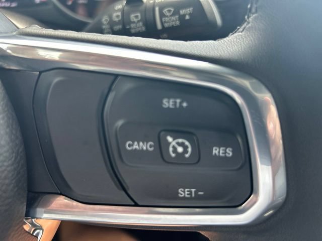 Used 2023 Jeep Wrangler Unlimited Sahara AWD/4WD image 43