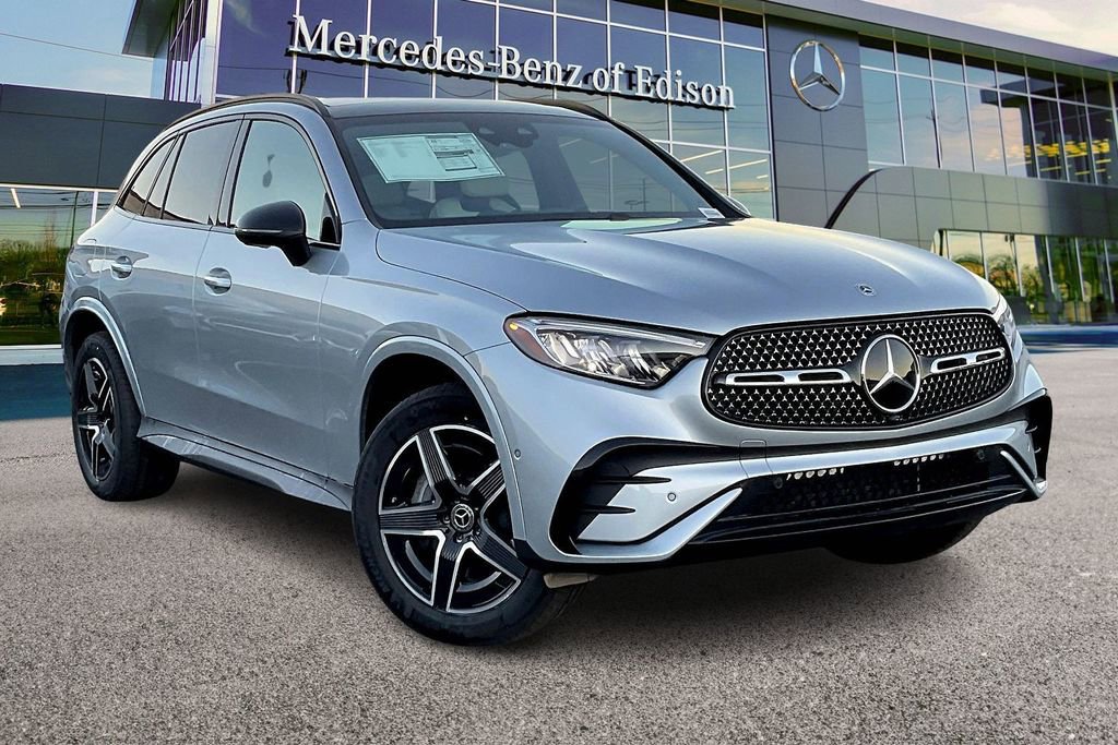 Used 2026 Mercedes-Benz GLC 300 4MATIC image 1