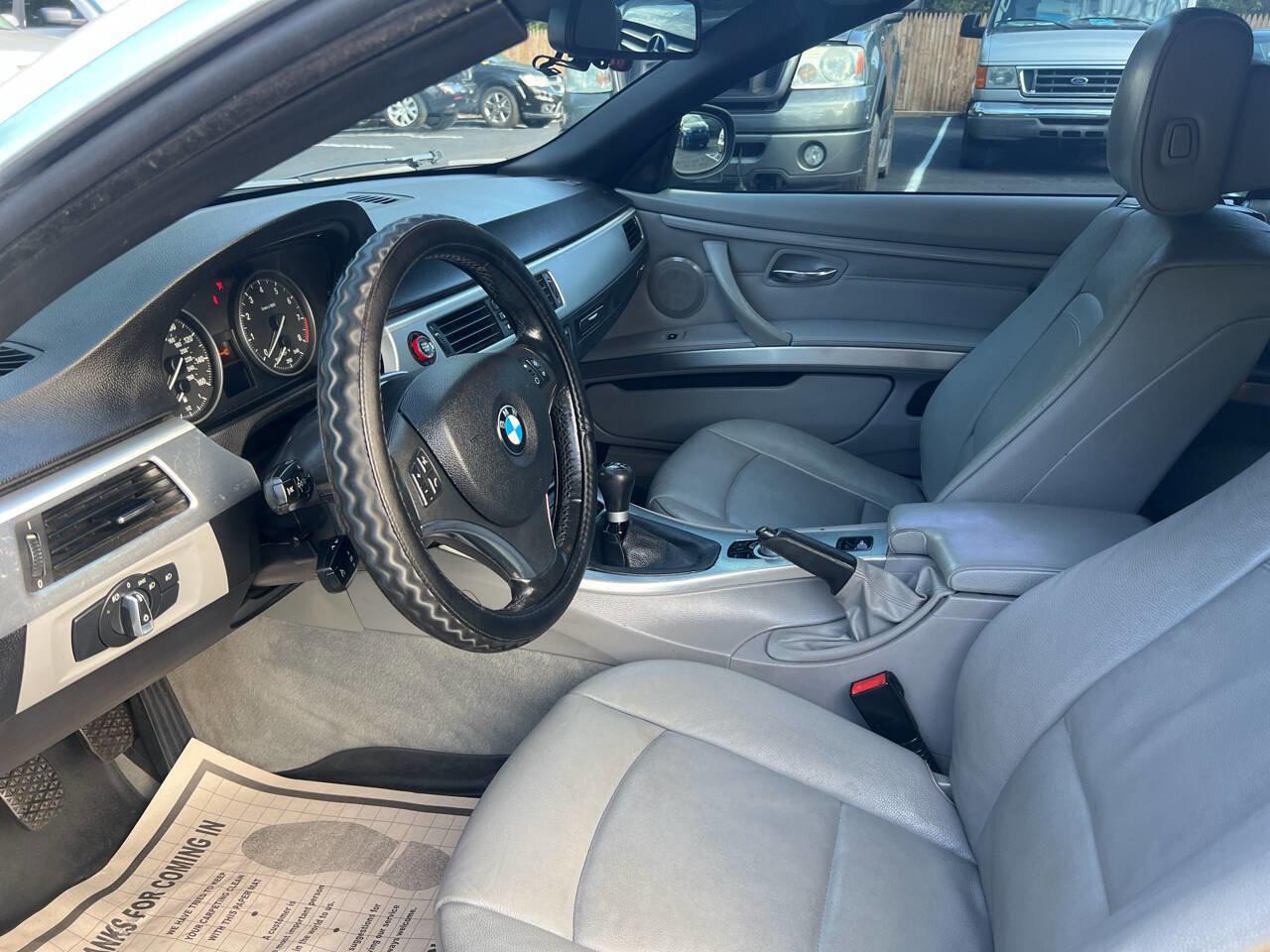 Used 2011 BMW 328i Convertible image 8