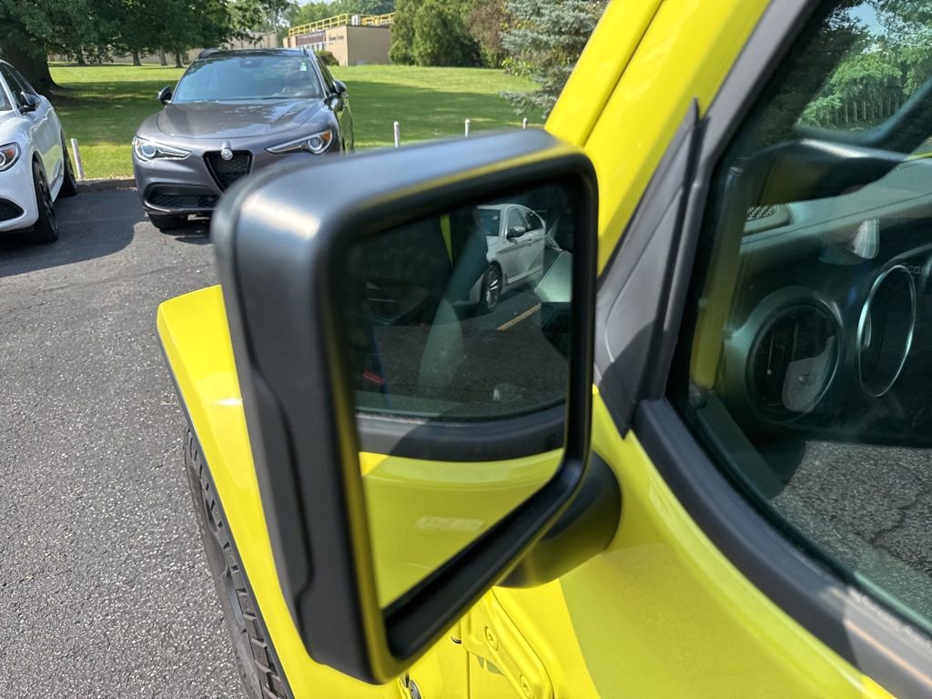 Used 2023 Jeep Gladiator Willys image 16