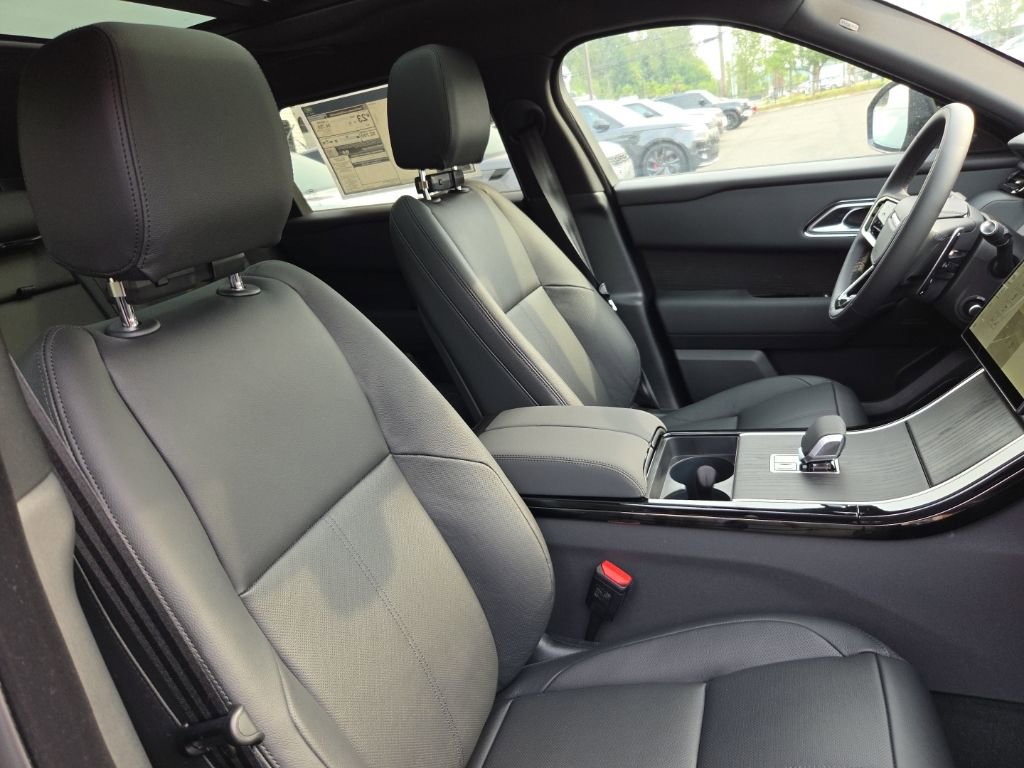 New 2026 Land Rover Range Rover Velar Dynamic SE image 21