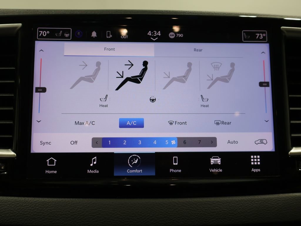 Used 2024 Chrysler Pacifica Touring-L FWD image 31