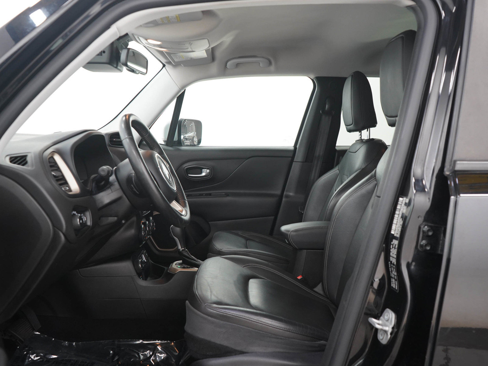 Used 2015 Jeep Renegade Limited AWD/4WD image 22