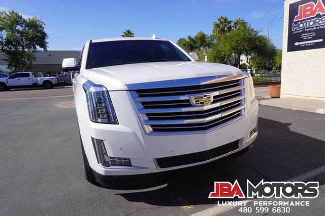 Used 2020 Cadillac Escalade ESV Platinum image 40