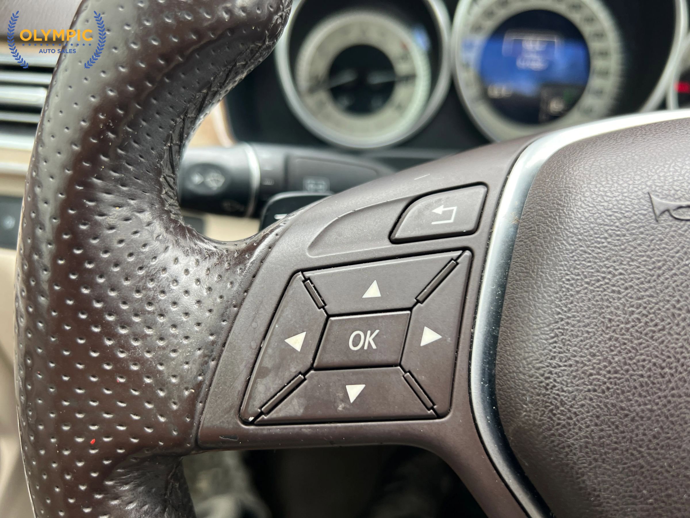 Used 2015 Mercedes-Benz E 350 4MATIC Sedan w/ Premium 1 Package image 24