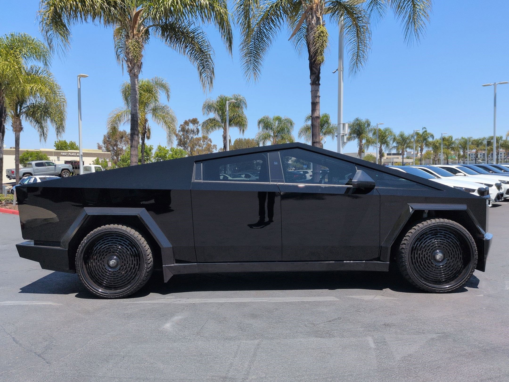 Used 2024 Tesla Cybertruck Cyberbeast AWD/4WD image 10
