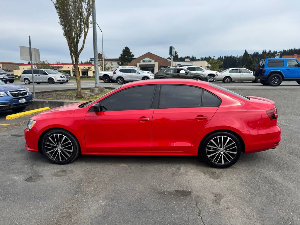 Used 2016 Volkswagen Jetta Sport FWD image 4