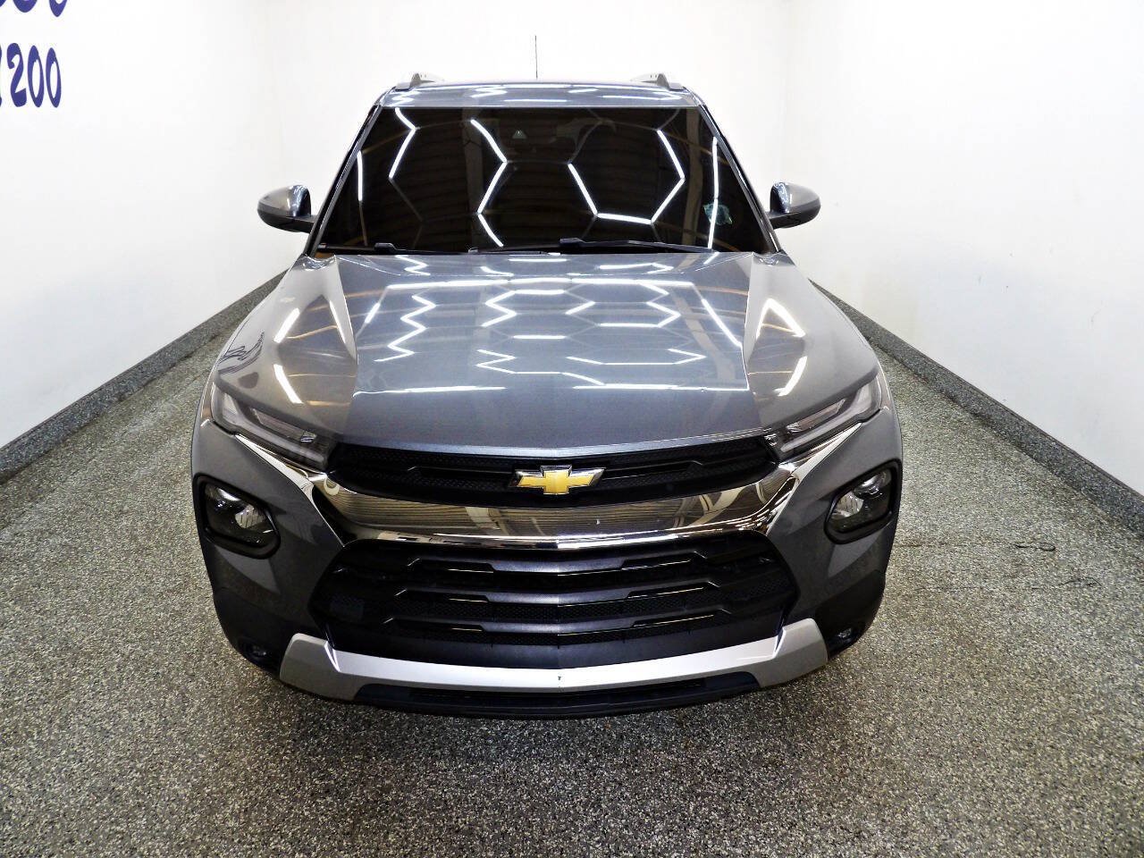 Used 2022 Chevrolet TrailBlazer LT FWD image 2