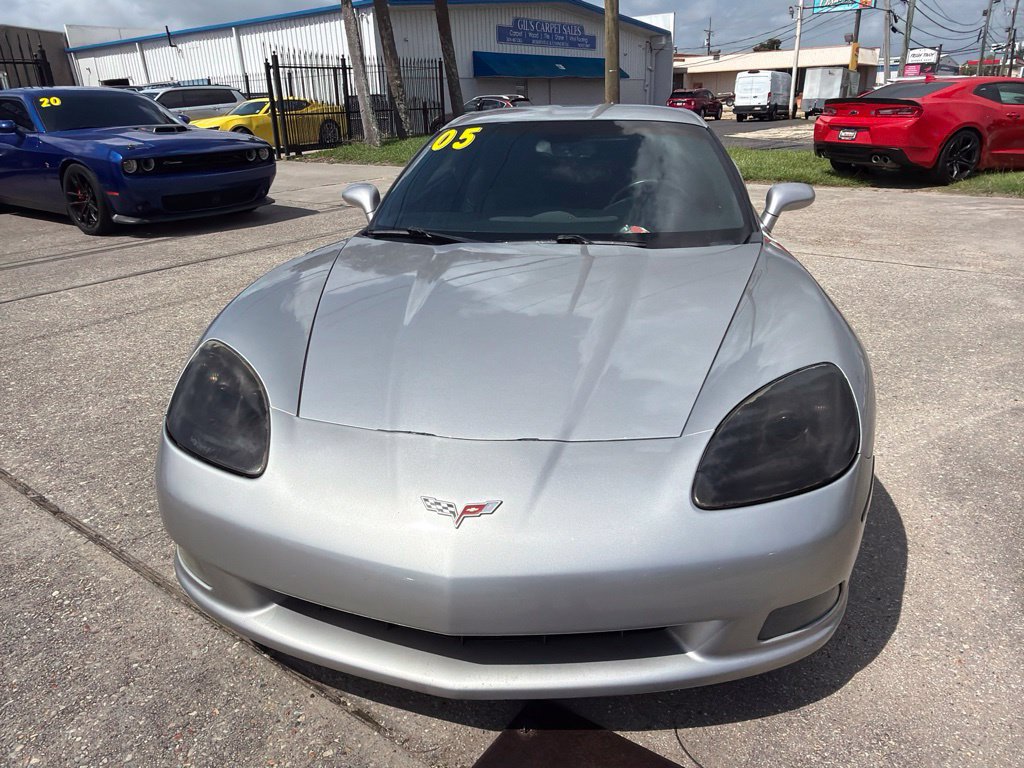 Used 2005 Chevrolet Corvette Coupe w/ Preferred Equipment Group RWD image 3