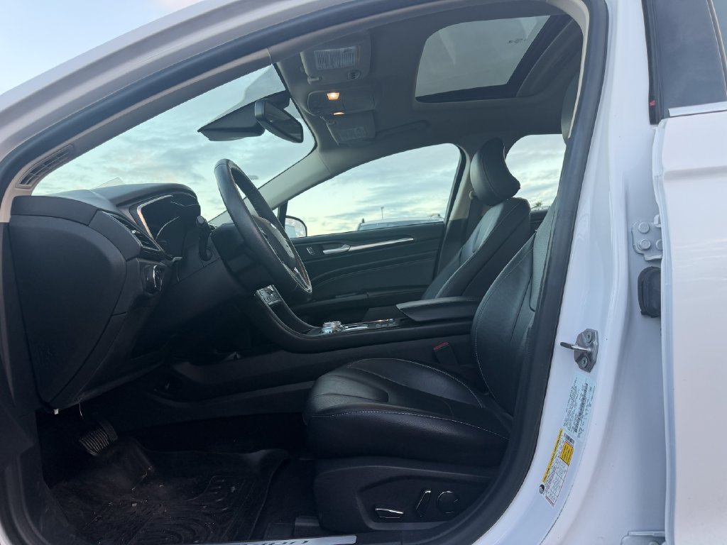 Used 2019 Ford Fusion Titanium FWD image 5