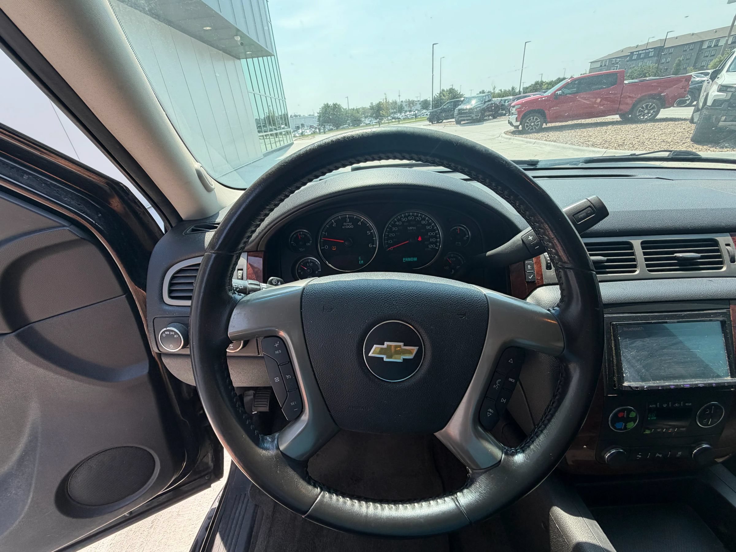 Used 2012 Chevrolet Tahoe LT w/ Luxury Package AWD/4WD image 12