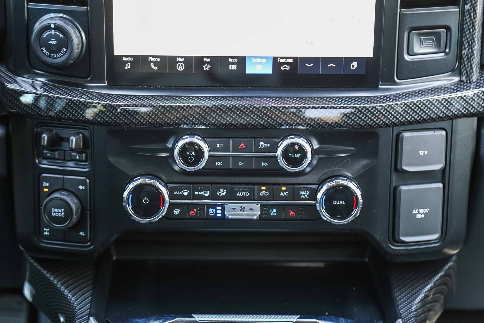 New 2026 Ford F250 Lariat w/ Black Appearance Package AWD/4WD image 22