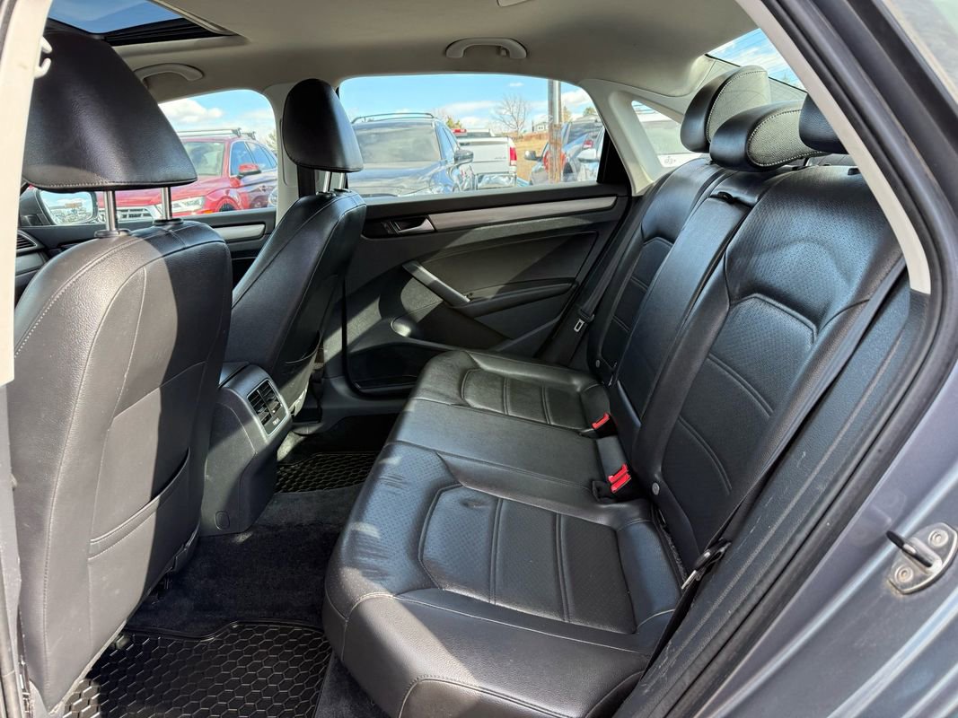 Used 2014 Volkswagen Passat TDI SE image 18