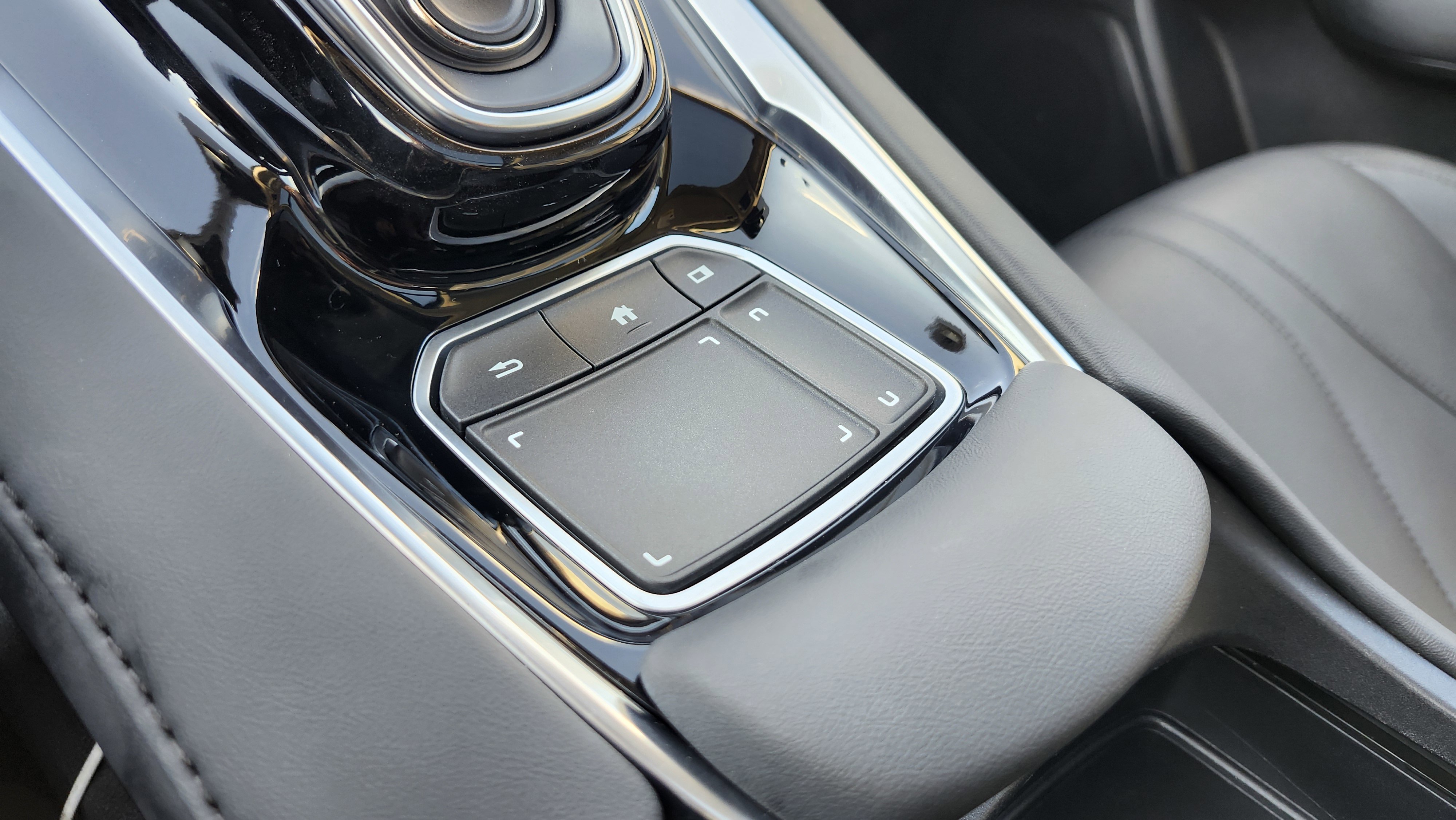 Used 2023 Acura RDX AWD image 9