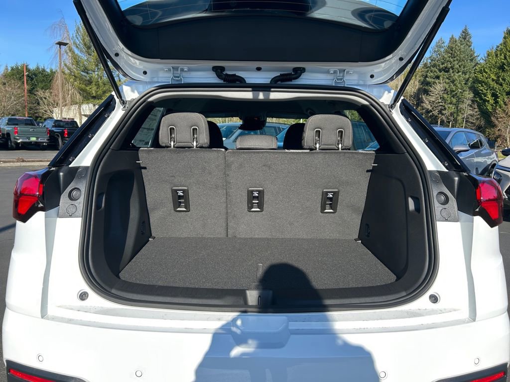 New 2027 Chevrolet Bolt LT w/ Comfort Package image 24