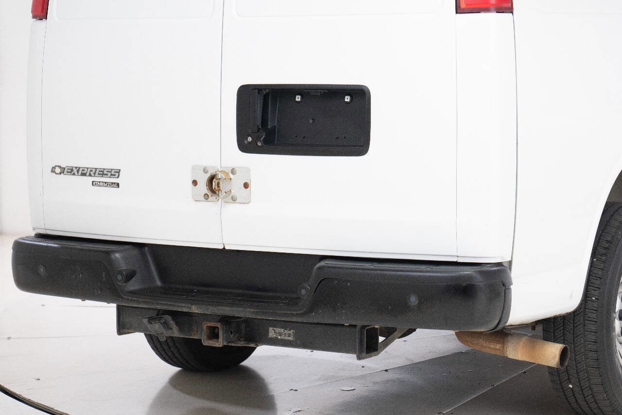 Used 2014 Chevrolet Express 3500 Extended RWD image 18