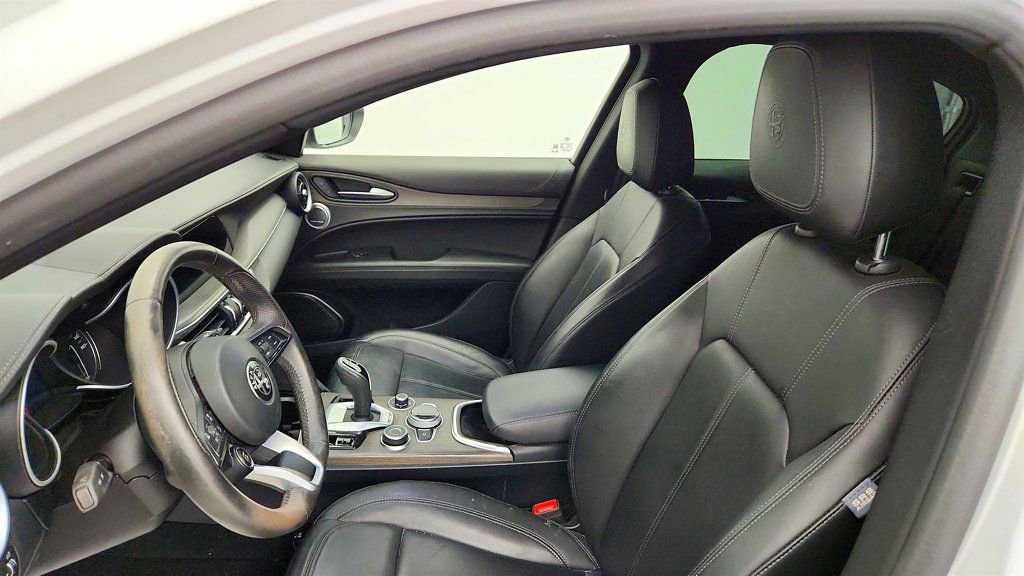 Used 2022 Alfa Romeo Stelvio Ti AWD/4WD image 19
