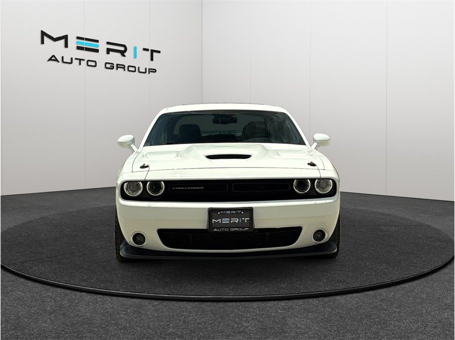 Used 2015 Dodge Challenger R/T Scat Pack w/ Leather Interior Group RWD image 3