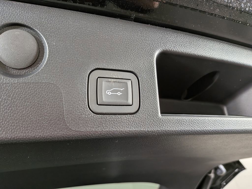 Used 2026 Chevrolet Equinox ACTIV w/ Convenience Package III image 11