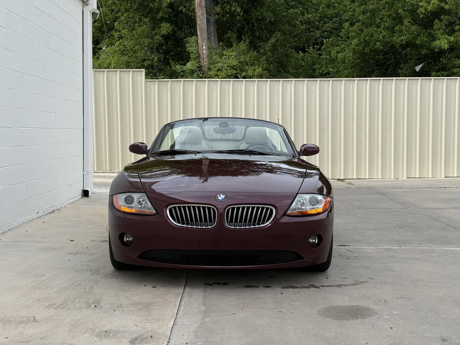 Used 2004 BMW Z4 3.0i RWD image 2