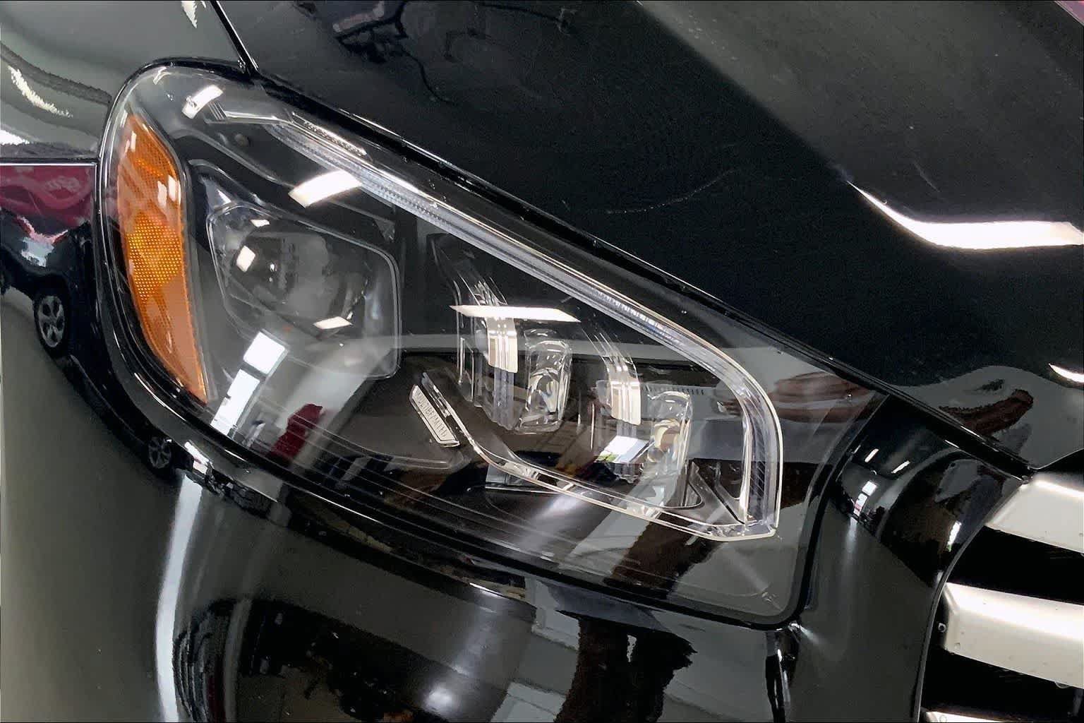 Used 2025 Mercedes-Benz GLS 450 4MATIC image 26