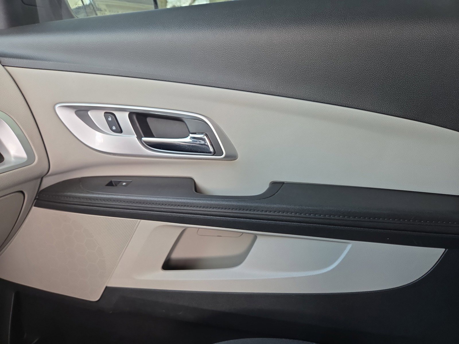 Used 2017 Chevrolet Equinox LT FWD image 22