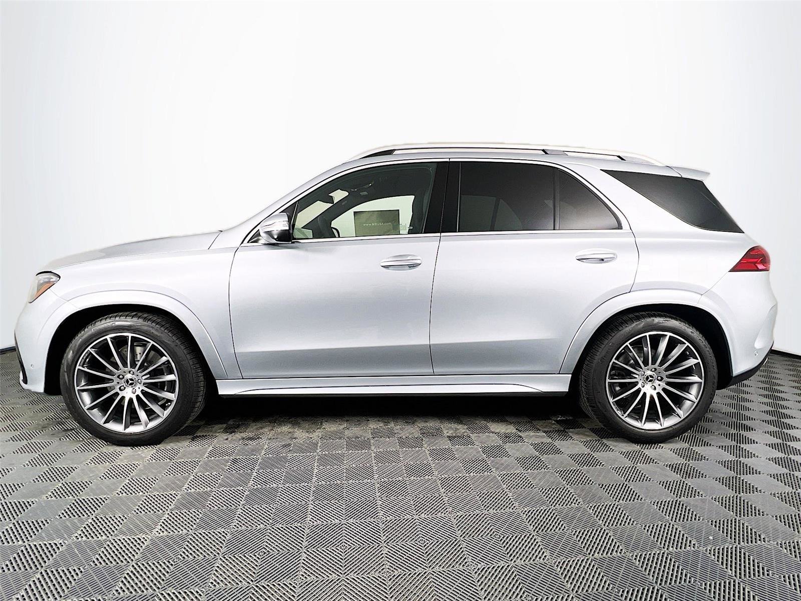 New 2026 Mercedes-Benz GLE 580 4MATIC image 3