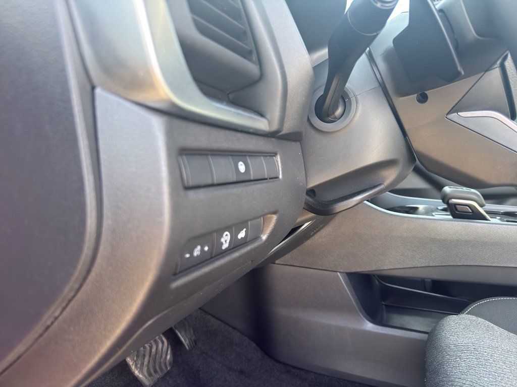 Used 2025 Nissan Rogue SV image 13