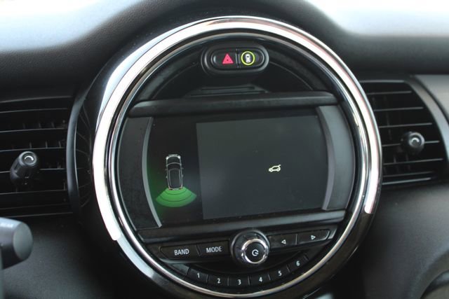 Used 2020 MINI Cooper 2-Door Hardtop FWD image 28