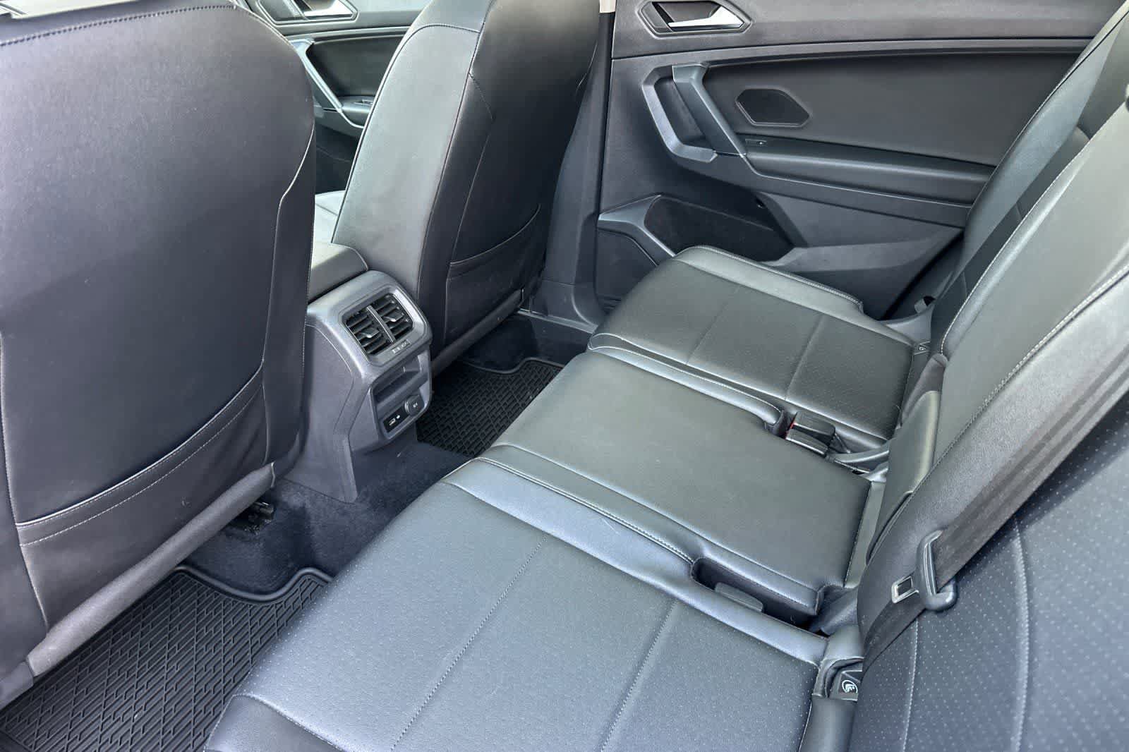 Used 2020 Volkswagen Tiguan SEL FWD image 4