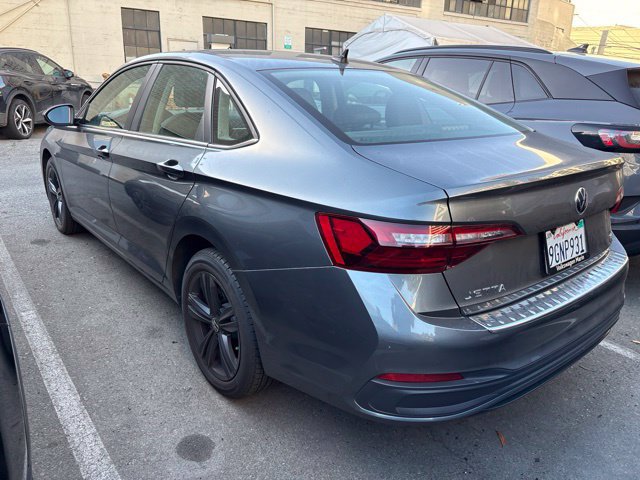 Used 2023 Volkswagen Jetta SE FWD image 5