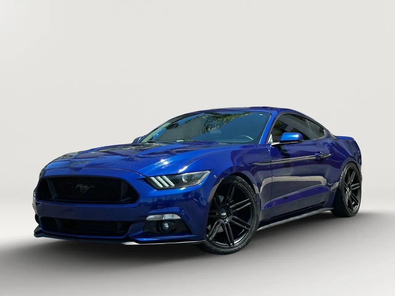 Used 2015 Ford Mustang GT w/ Equipment Group 051A RWD image 18